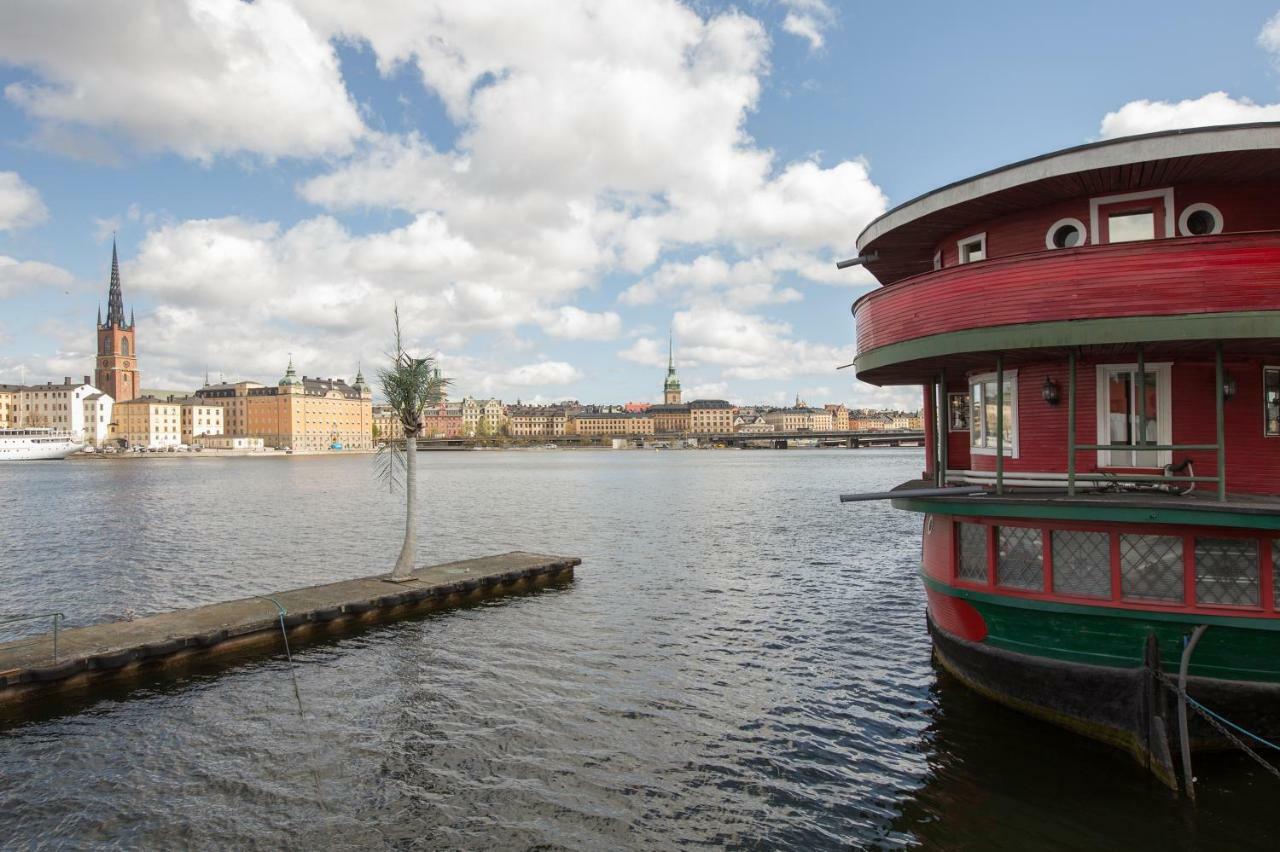 Båter Den Röda Båten